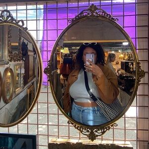 Meet your Posher, Monea